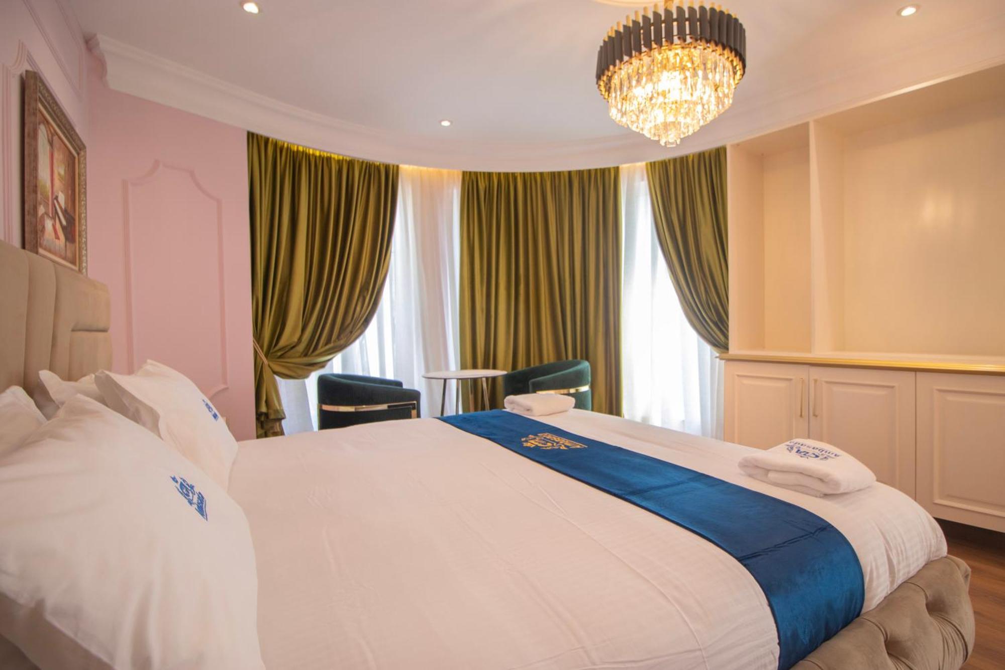 Hotel Ambasada Qta Paskuqan Екстер'єр фото