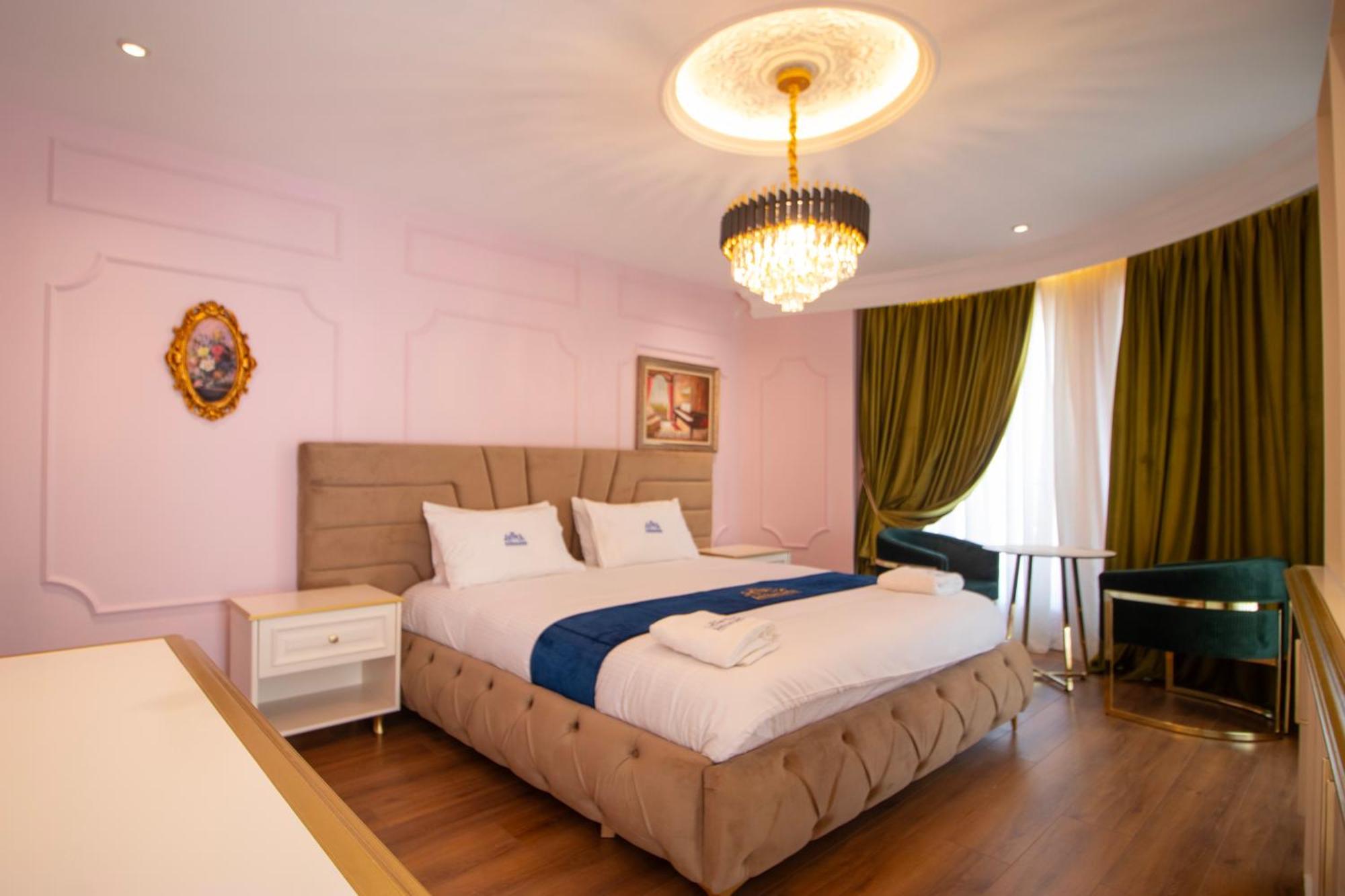 Hotel Ambasada Qta Paskuqan Екстер'єр фото