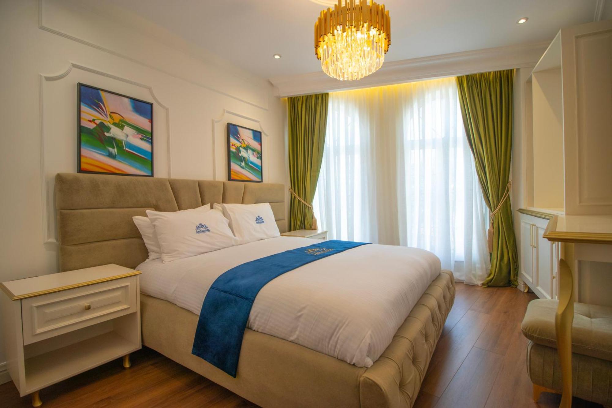 Hotel Ambasada Qta Paskuqan Екстер'єр фото