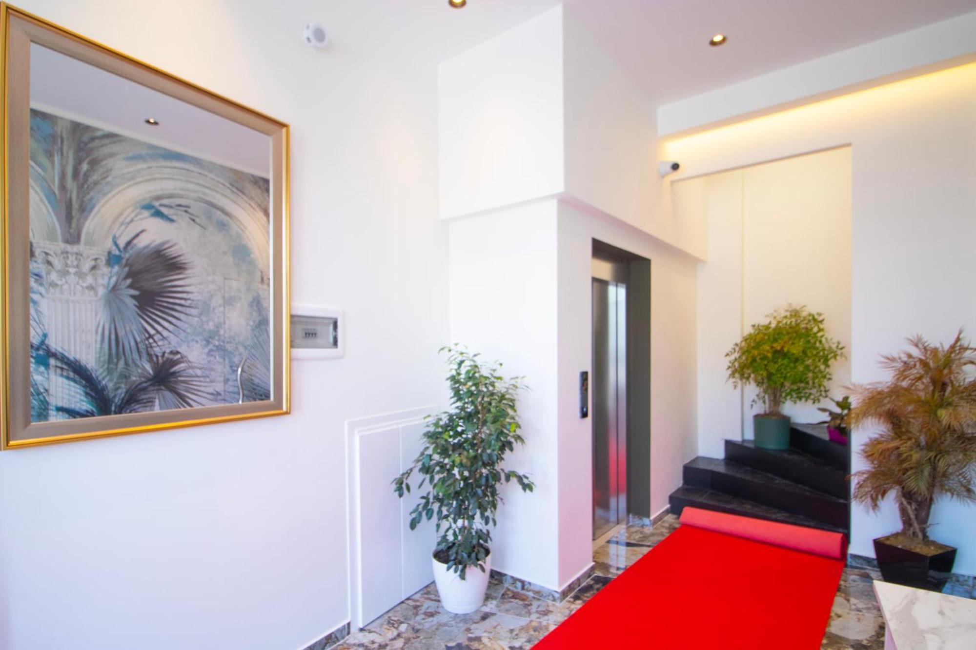 Hotel Ambasada Qta Paskuqan Екстер'єр фото
