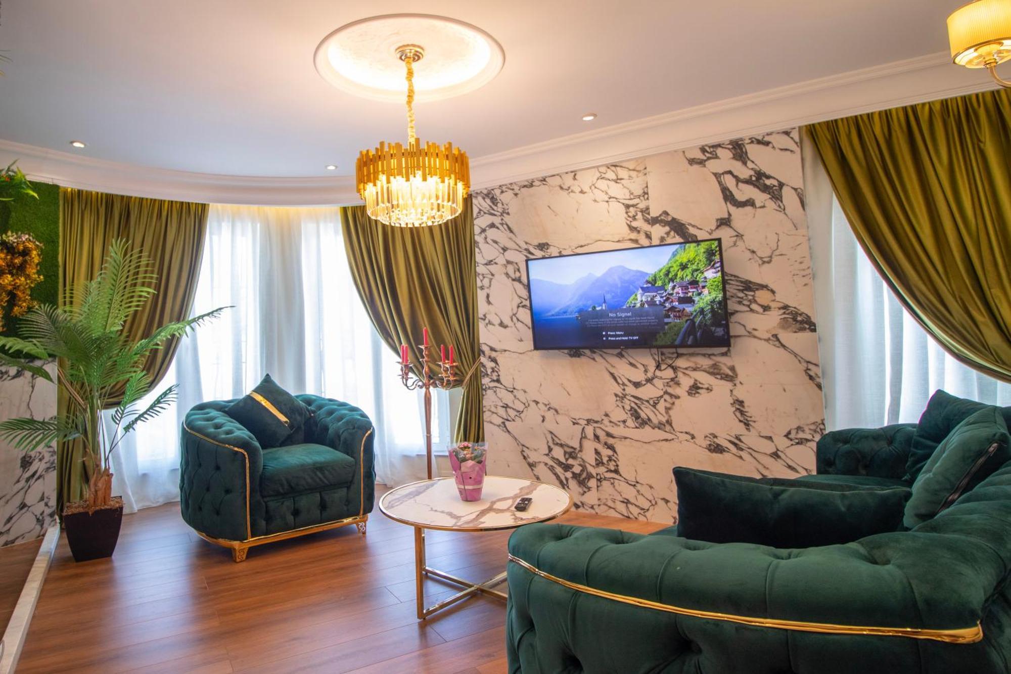 Hotel Ambasada Qta Paskuqan Екстер'єр фото