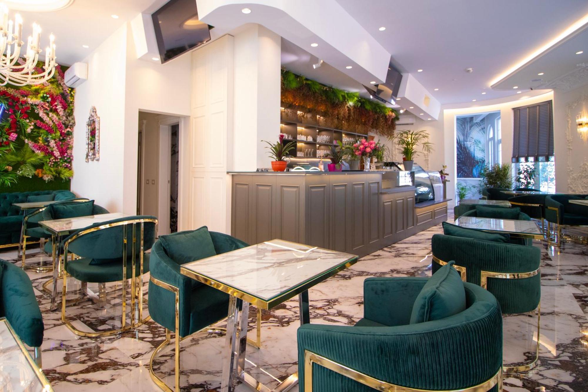 Hotel Ambasada Qta Paskuqan Екстер'єр фото