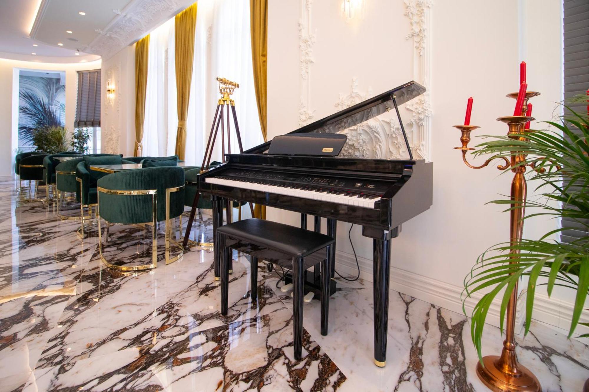 Hotel Ambasada Qta Paskuqan Екстер'єр фото
