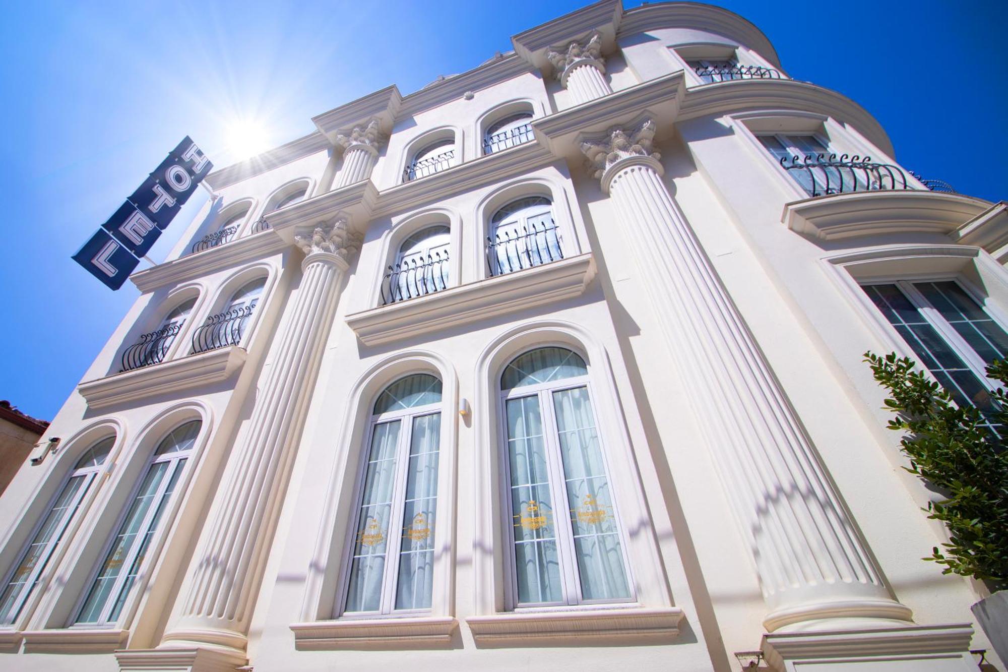 Hotel Ambasada Qta Paskuqan Екстер'єр фото