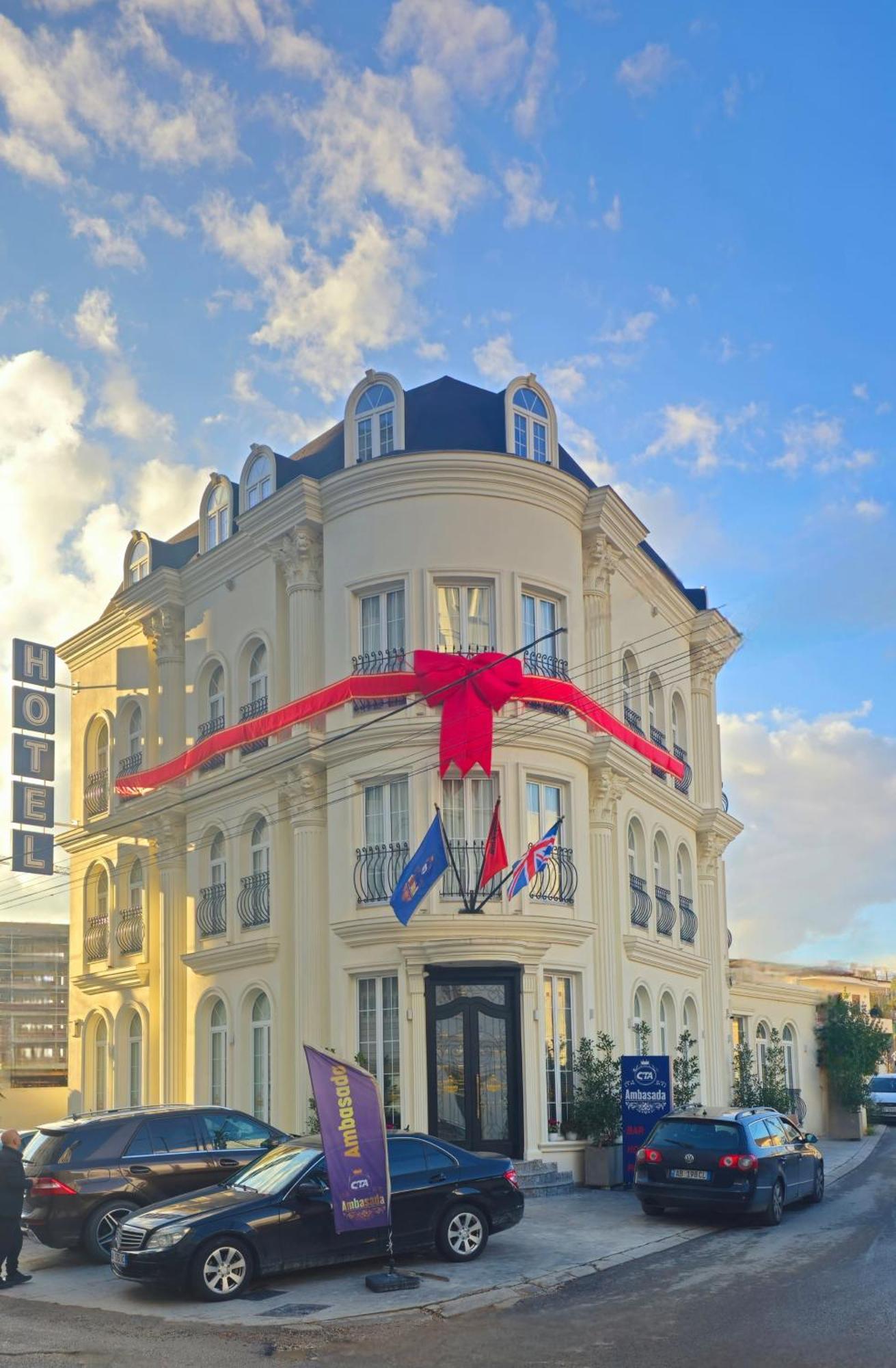Hotel Ambasada Qta Paskuqan Екстер'єр фото