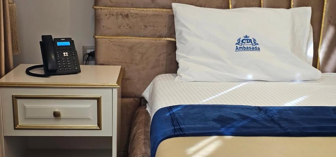 Hotel Ambasada Qta Paskuqan Екстер'єр фото